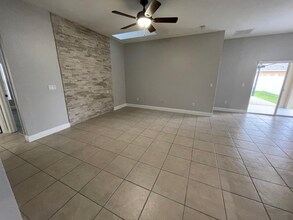2031 Ribbon Falls Pkwy in Orlando, FL - Building Photo - Building Photo