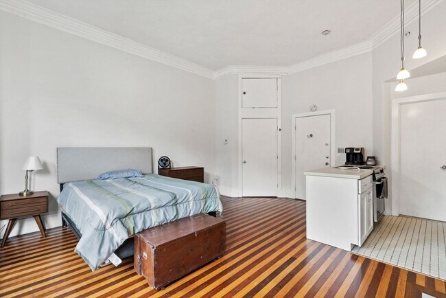 389 Beacon St, Unit 6 in Boston, MA - Building Photo - Building Photo