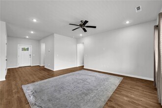 4411 W Canyon Run Dr in Fayetteville, AR - Building Photo - Building Photo