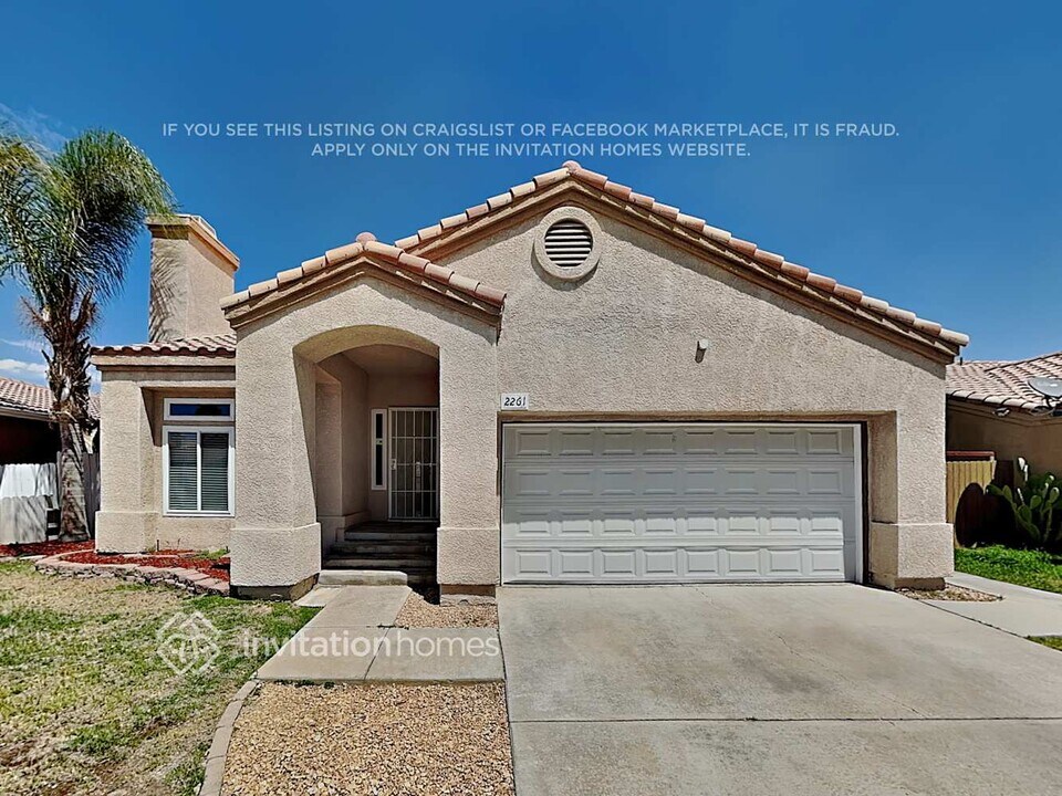 2261 Gregory Ave in Palmdale, CA - Building Photo