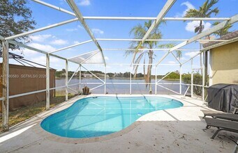 1400 Meadows Blvd in Weston, FL - Building Photo - Building Photo