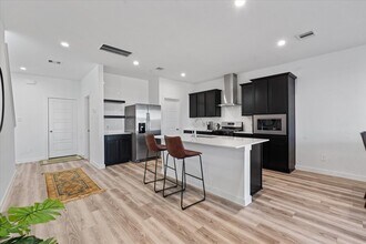 3215 Rainwood Gate Dr in Houston, TX - Foto de edificio - Building Photo