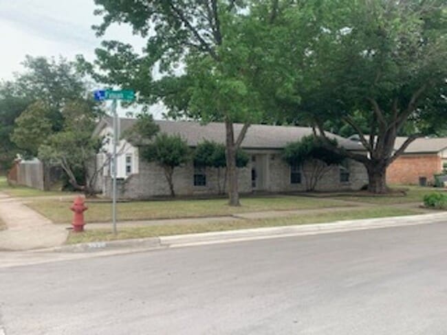 property at 5520 Finian Ln