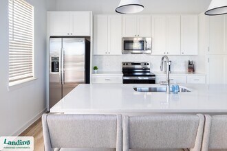 3299 Loop Rd in Orange Beach, AL - Foto de edificio - Building Photo