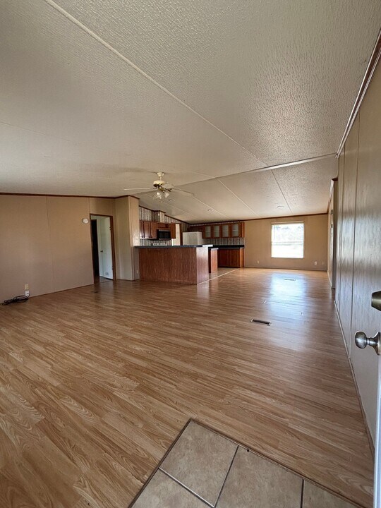 7 Jacob St in Huntsville, TX - Building Photo