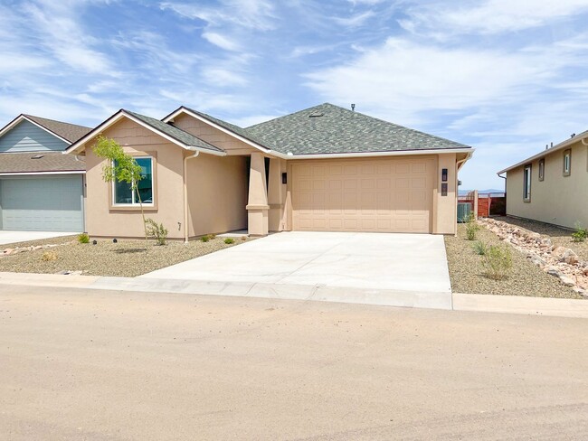 997 Sterling Ln in Cottonwood, AZ - Foto de edificio - Building Photo