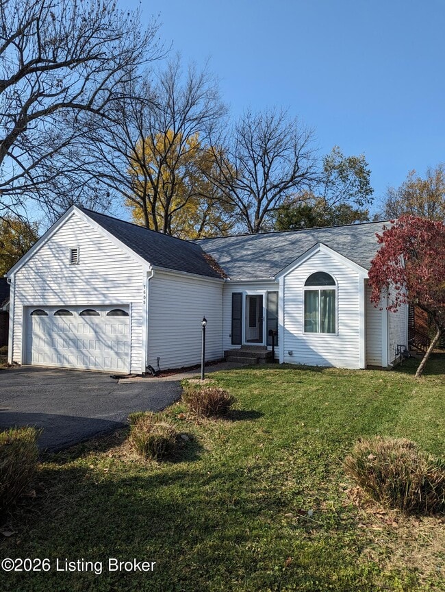 property at 7605 New La Grange Rd