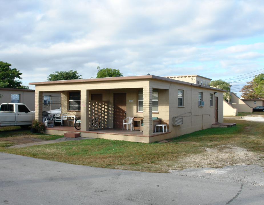 1612-1696 NW 4th Ave in Homestead, FL - Building Photo