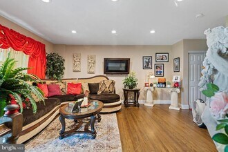 2874 Tolbut St in Philadelphia, PA - Building Photo - Building Photo