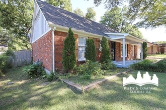 2010 Tammwood Dr in Memphis, TN - Building Photo - Building Photo