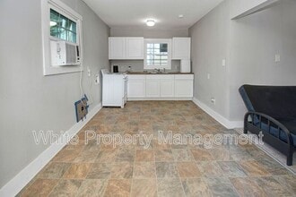 1740 Hawthorne Ln in Charlotte, NC - Building Photo - Building Photo