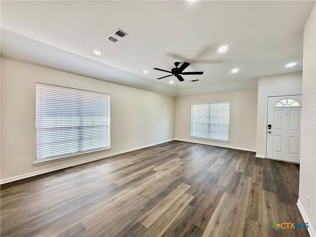 210 Stone Gate Dr in Victoria, TX - Foto de edificio - Building Photo