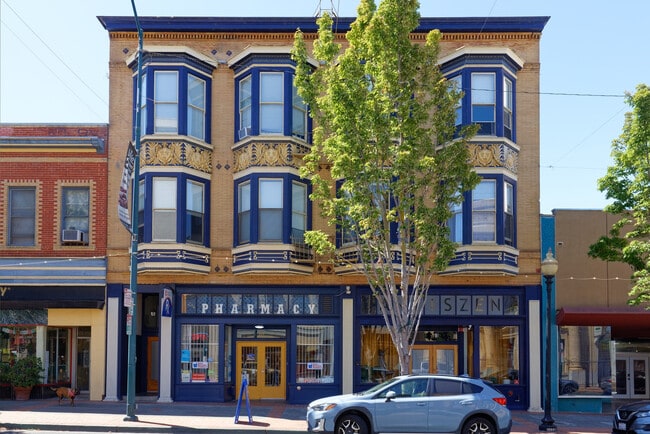 337-341 Georgia St in Vallejo, CA - Foto de edificio - Building Photo