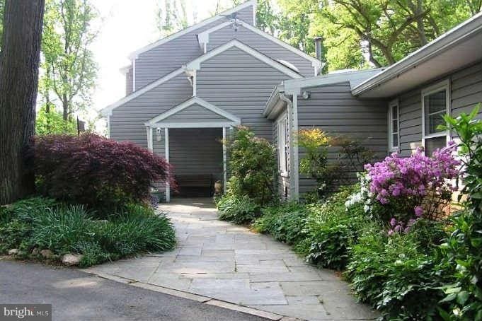 10409 Gary Rd in Potomac, MD - Building Photo