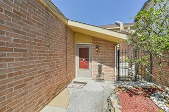 4708 N Cashel Cir in Houston, TX - Building Photo - Building Photo