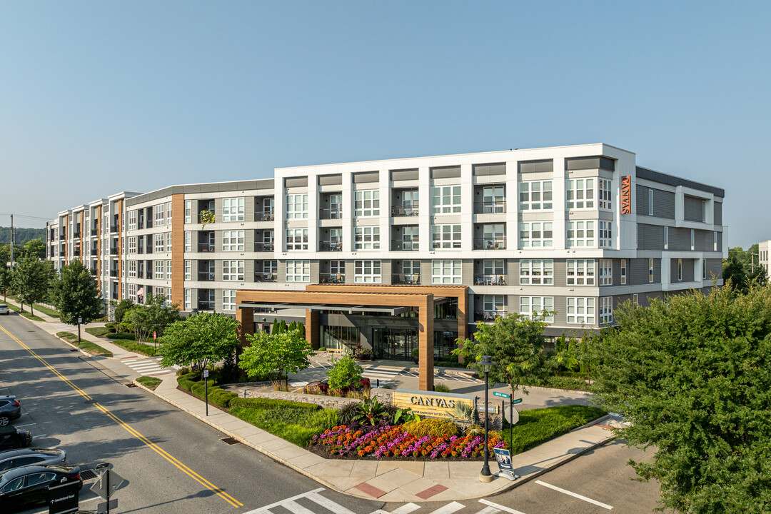 Canvas Valley Forge 55+ in King of Prussia, PA - Foto de edificio