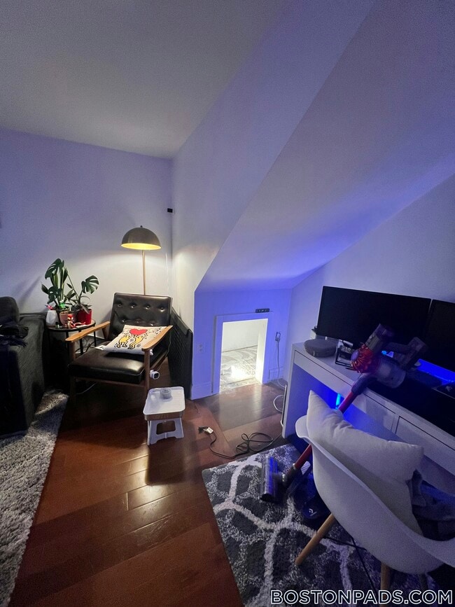 12 Locust St in Everett, MA - Building Photo - Building Photo