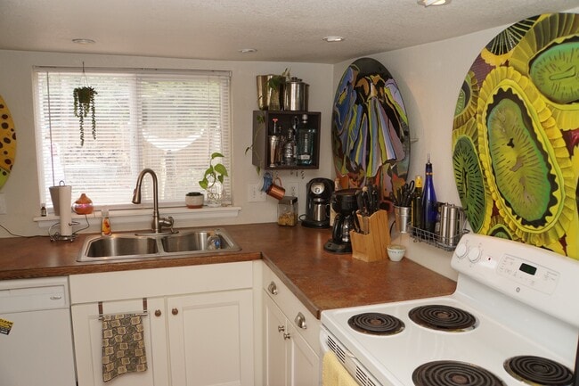 7 5th Ave, Unit #4 in Longmont, CO - Building Photo - Building Photo