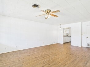 21 Linda Dr in Fredericksburg, TX - Building Photo - Building Photo