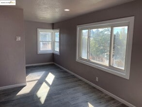 114 Hollywood Ave in Vallejo, CA - Building Photo - Building Photo