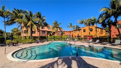 9051 Capistrano St N in Naples, FL - Foto de edificio - Building Photo