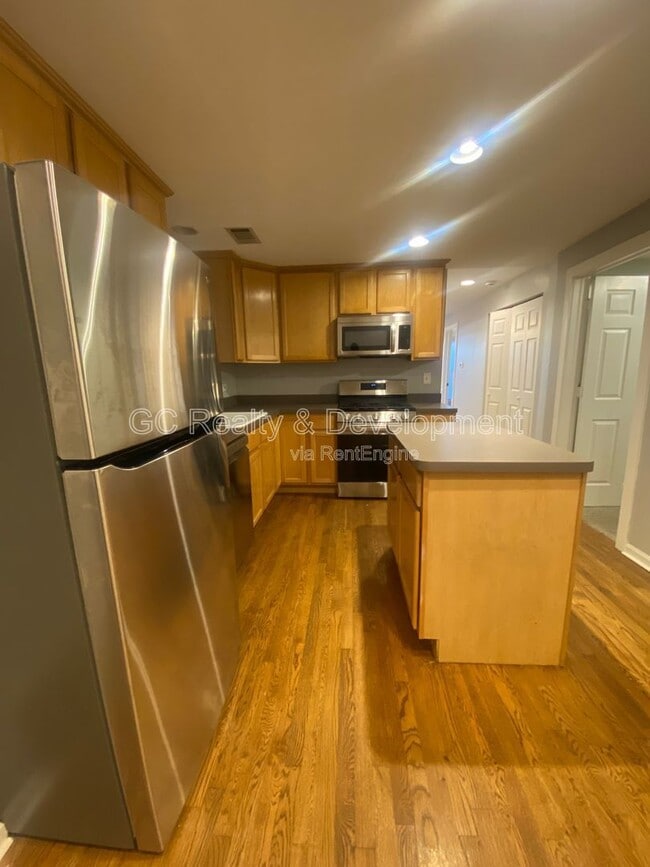 2156 W Belle Plaine Ave in Chicago, IL - Building Photo - Building Photo