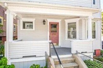 162 Walnut St, Unit 1 in Somerville, MA - Foto de edificio - Building Photo