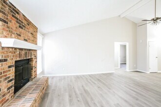 8291 Ontario Ln in Indianapolis, IN - Building Photo - Building Photo