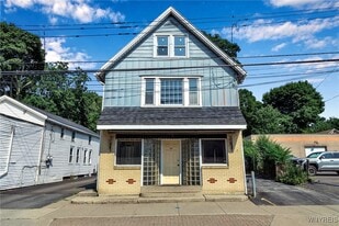 85 Lake St in Hamburg, NY - Building Photo