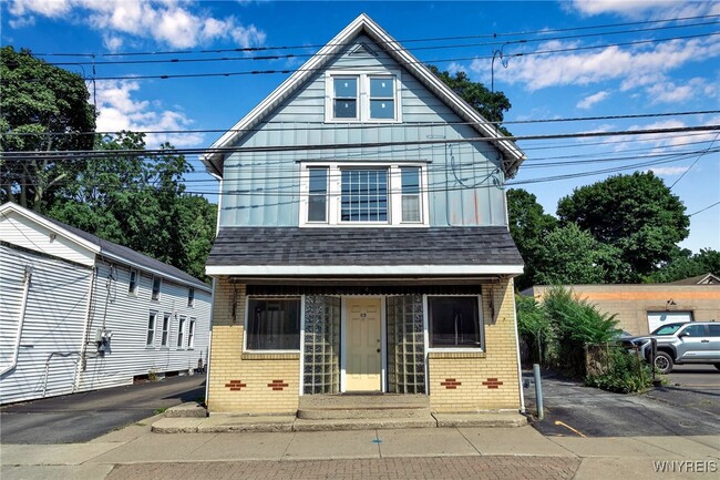 property at 85 Lake St