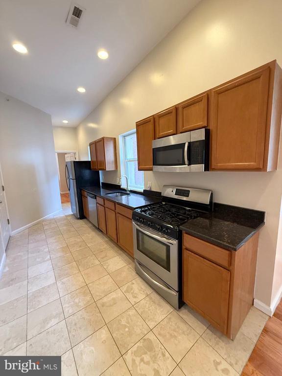 2125 N 15th St in Philadelphia, PA - Building Photo - Building Photo