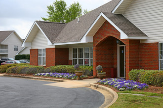 Highlands Trail Apartments in Dothan, AL - Building Photo - Building Photo