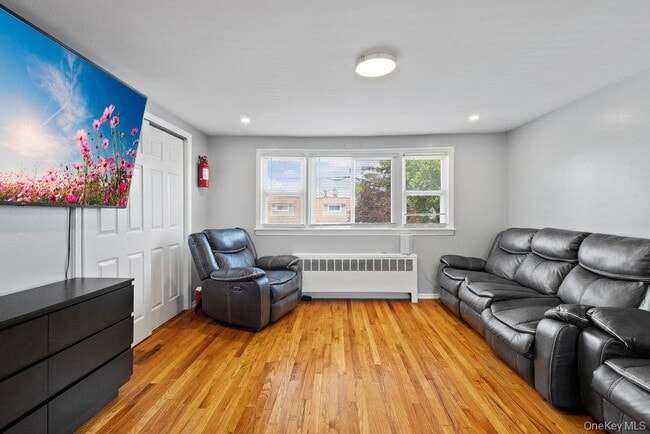 1403 James St in Elmont, NY - Building Photo - Building Photo