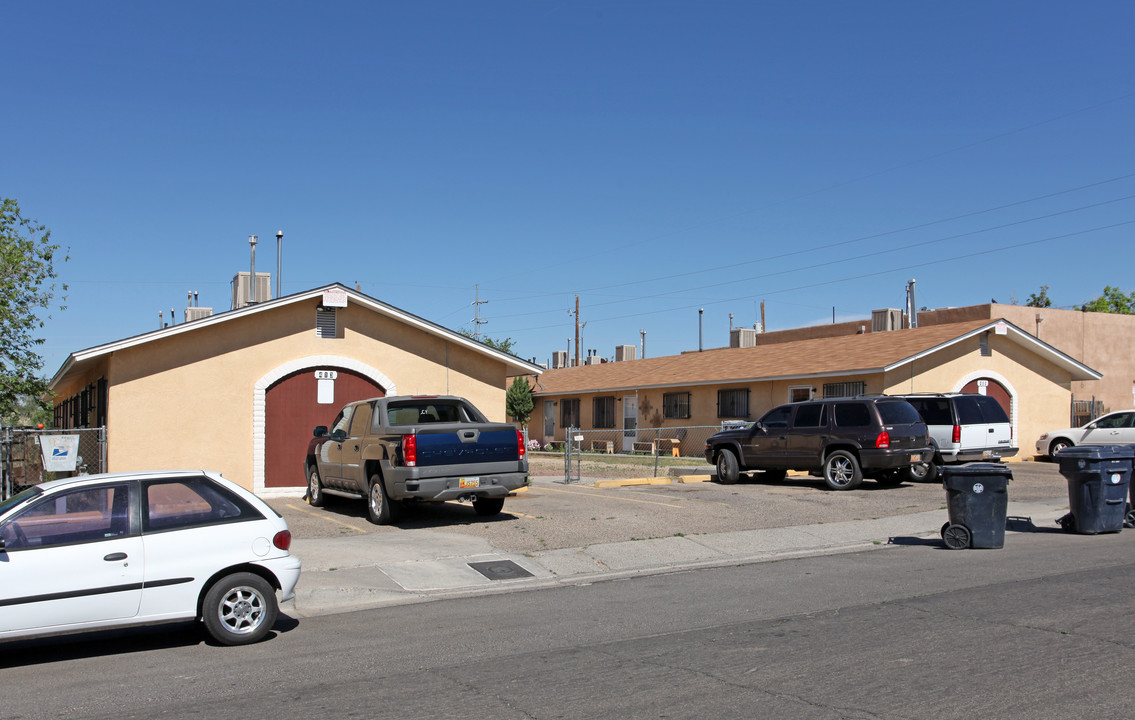 409-413 Espanola St SE in Albuquerque, NM - Building Photo