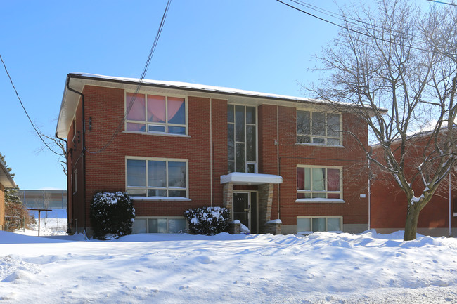 105 Dixon St in Kitchener, ON - Building Photo - Primary Photo