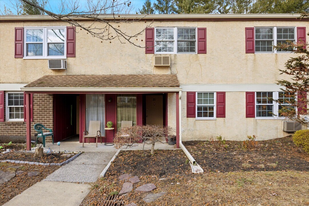 178 Elephant Rd in Dublin, PA - Building Photo