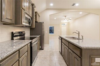 22 Olympic St in Edinburg, TX - Building Photo - Building Photo