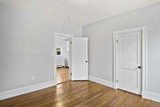 84 Fellsway E, Unit 2 in Malden, MA - Building Photo - Building Photo