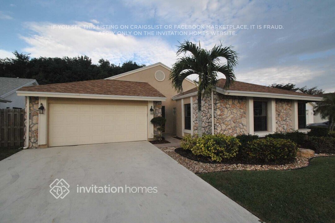 21018 Country Creek Dr in Boca Raton, FL - Foto de edificio