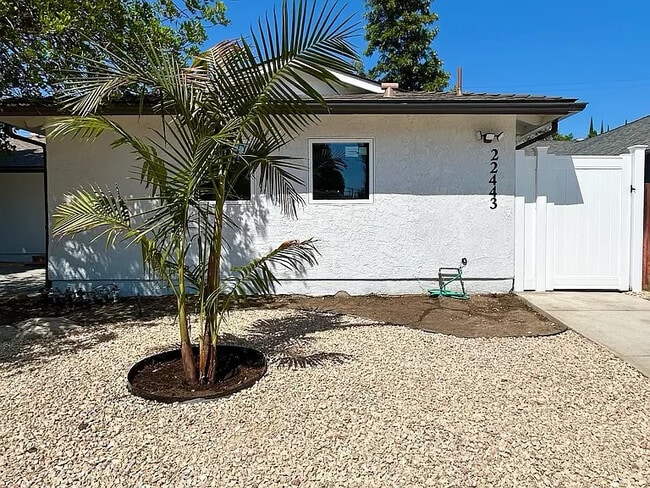22443 Schoolcraft St in Los Angeles, CA - Building Photo - Building Photo