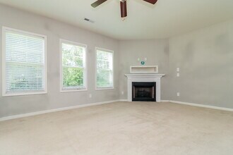 1309 Braemar Highland Dr in Zebulon, NC - Building Photo - Building Photo