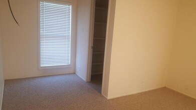 8072 W Van Hook St in Milan, TN - Building Photo - Building Photo