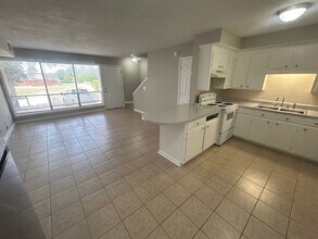 1013-B Leaphart St in West Columbia, SC - Building Photo - Building Photo