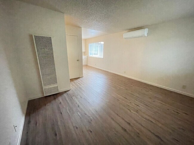 2317 Peppermint Dr-Unit -B in Modesto, CA - Building Photo - Building Photo