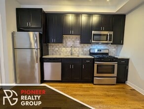 2203 W Eastwood Ave, Unit 3 in Chicago, IL - Building Photo - Building Photo