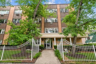 1930 Estes203 in Chicago, IL - Building Photo