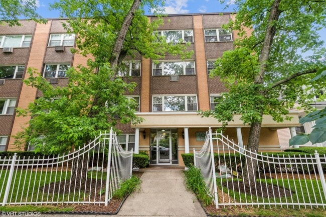 property at 1930 Estes203