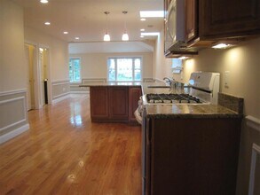 614 Main St, Unit 2 in Medford, MA - Building Photo - Building Photo