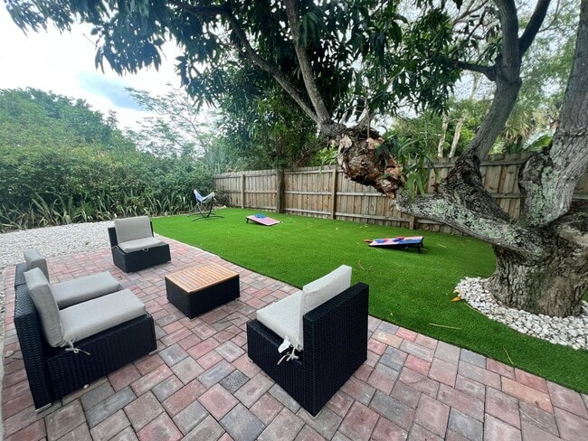 2730 Lake Ave in West Palm Beach, FL - Foto de edificio - Building Photo