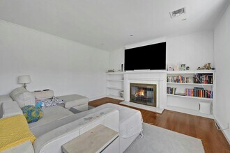 87 Stebbins Ave in Eastchester, NY - Building Photo - Building Photo